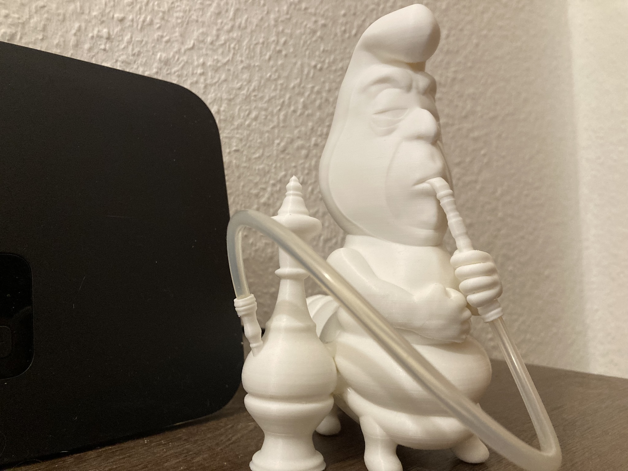 Leuchtende Raupe aus Alice im Wunderland– Magischer Farbenspieler