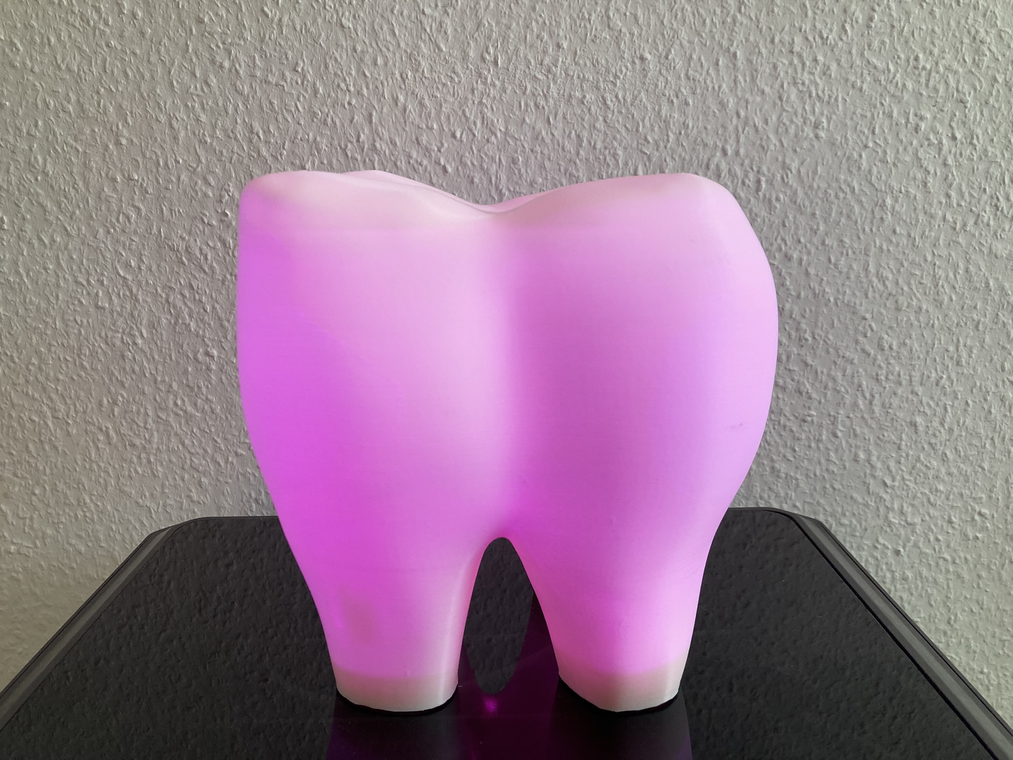 LED-Praxislicht „Leuchtender Zahn“ – 3D-gedruckte Deko-Lampe mit adressierbaren Effekten, USB-C, Farb- und Funktionswahl