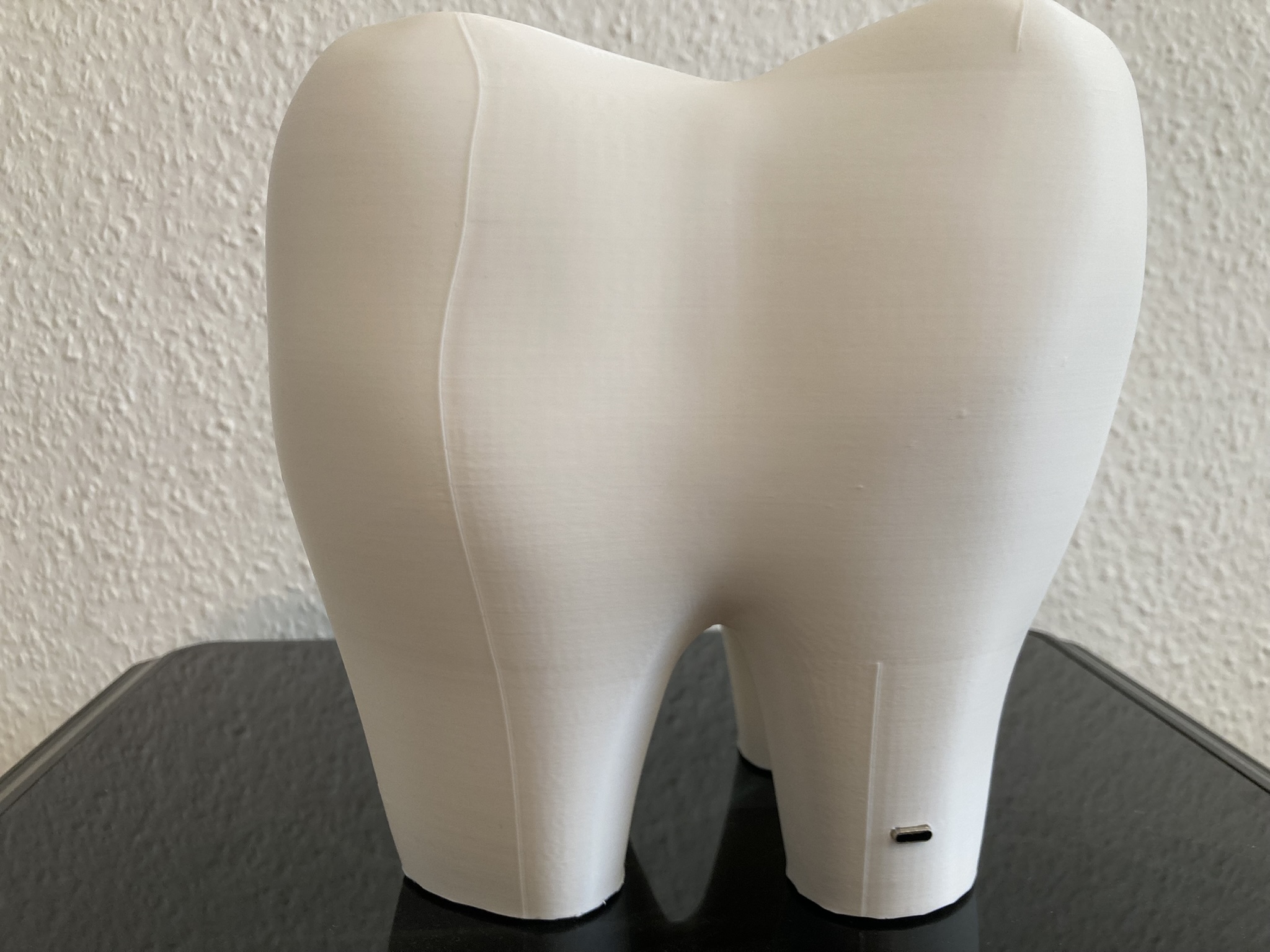 LED-Praxislicht „Leuchtender Zahn“ – 3D-gedruckte Deko-Lampe mit adressierbaren Effekten, USB-C, Farb- und Funktionswahl