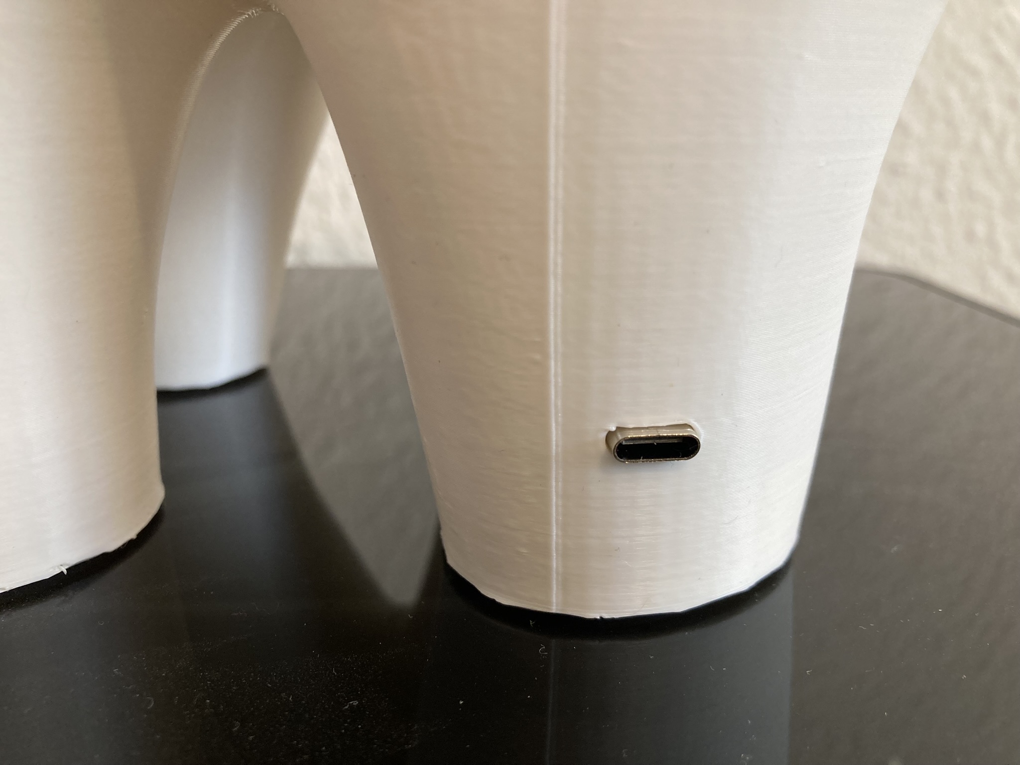 LED-Praxislicht „Leuchtender Zahn“ – 3D-gedruckte Deko-Lampe mit adressierbaren Effekten, USB-C, Farb- und Funktionswahl