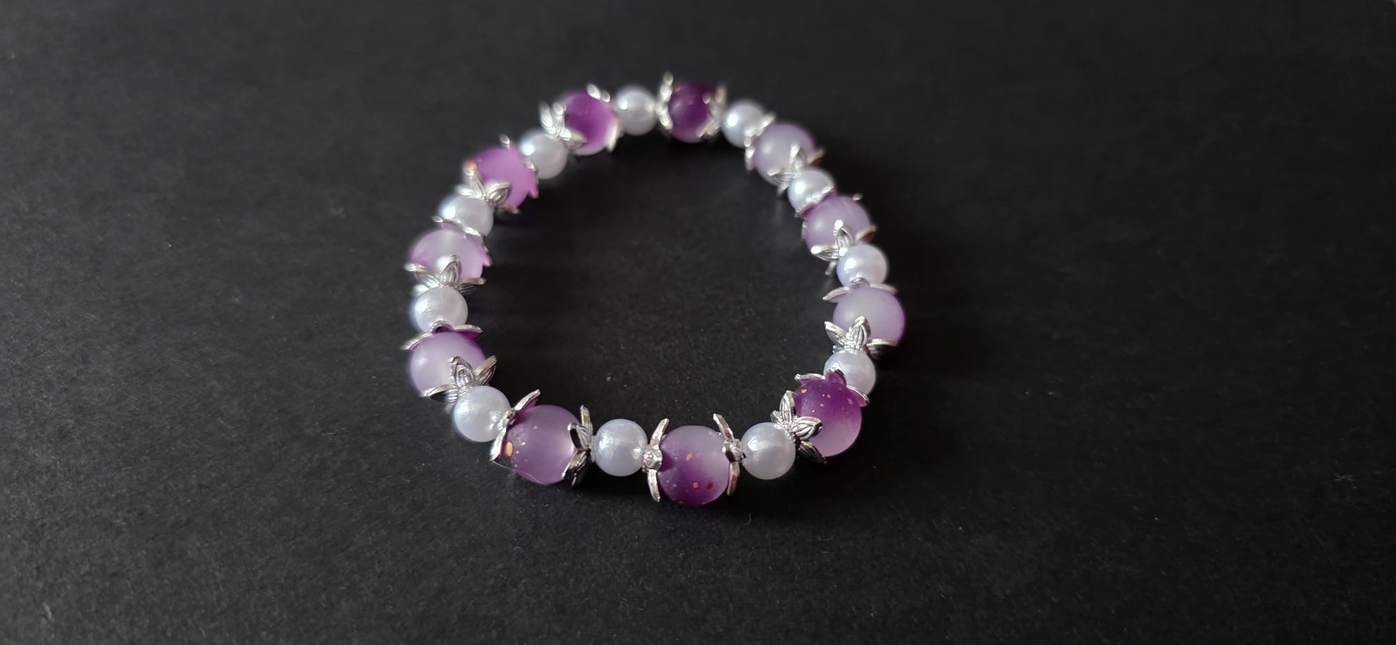 💜✨ „Lavender Moon Blossom – Zarte Lila-Harmonie im floralen Silberkuss“ 🌙🌸