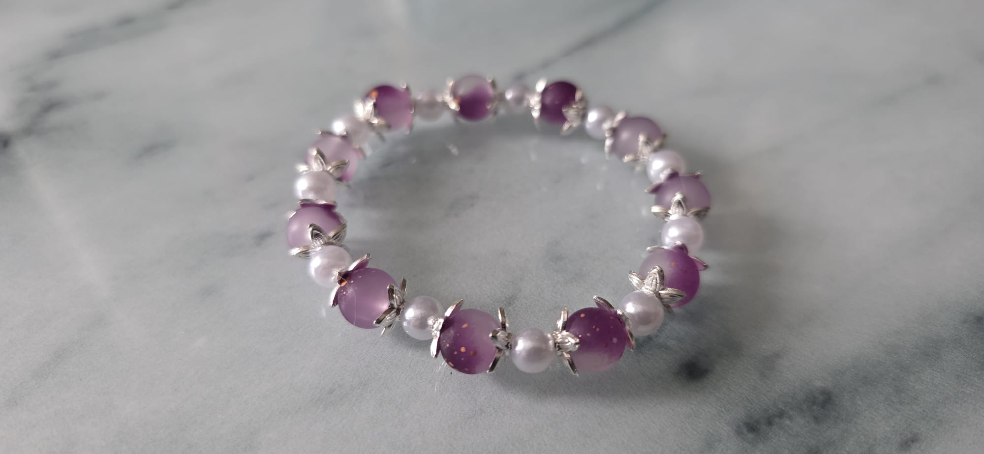 💜✨ „Lavender Moon Blossom – Zarte Lila-Harmonie im floralen Silberkuss“ 🌙🌸