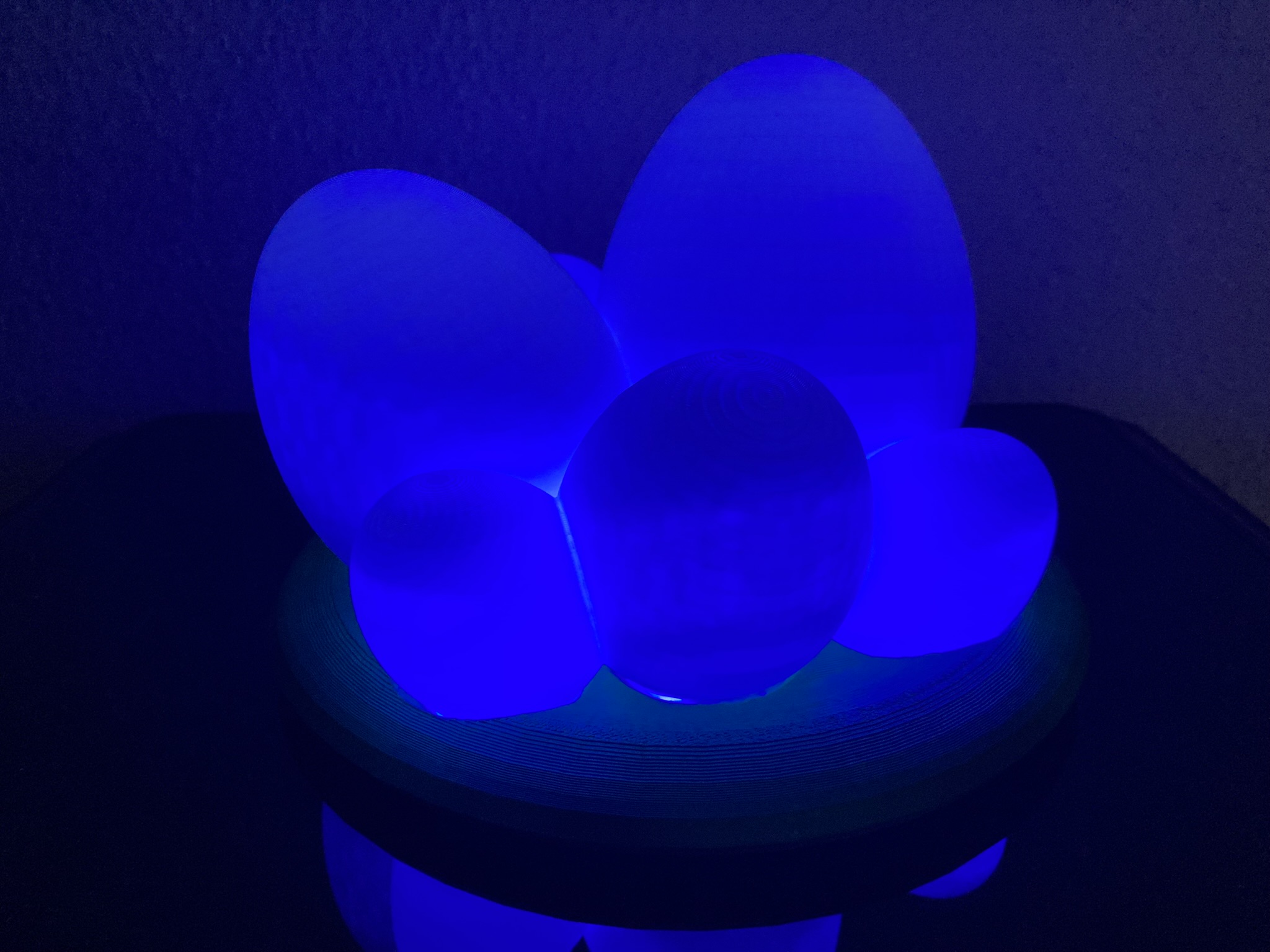 🌟 Handgefertigte LED-Osterlampe „EggGlow 3D“ – Farbwechsel, Effekte &amp; einzigartiges Blender-Design 🐣✨