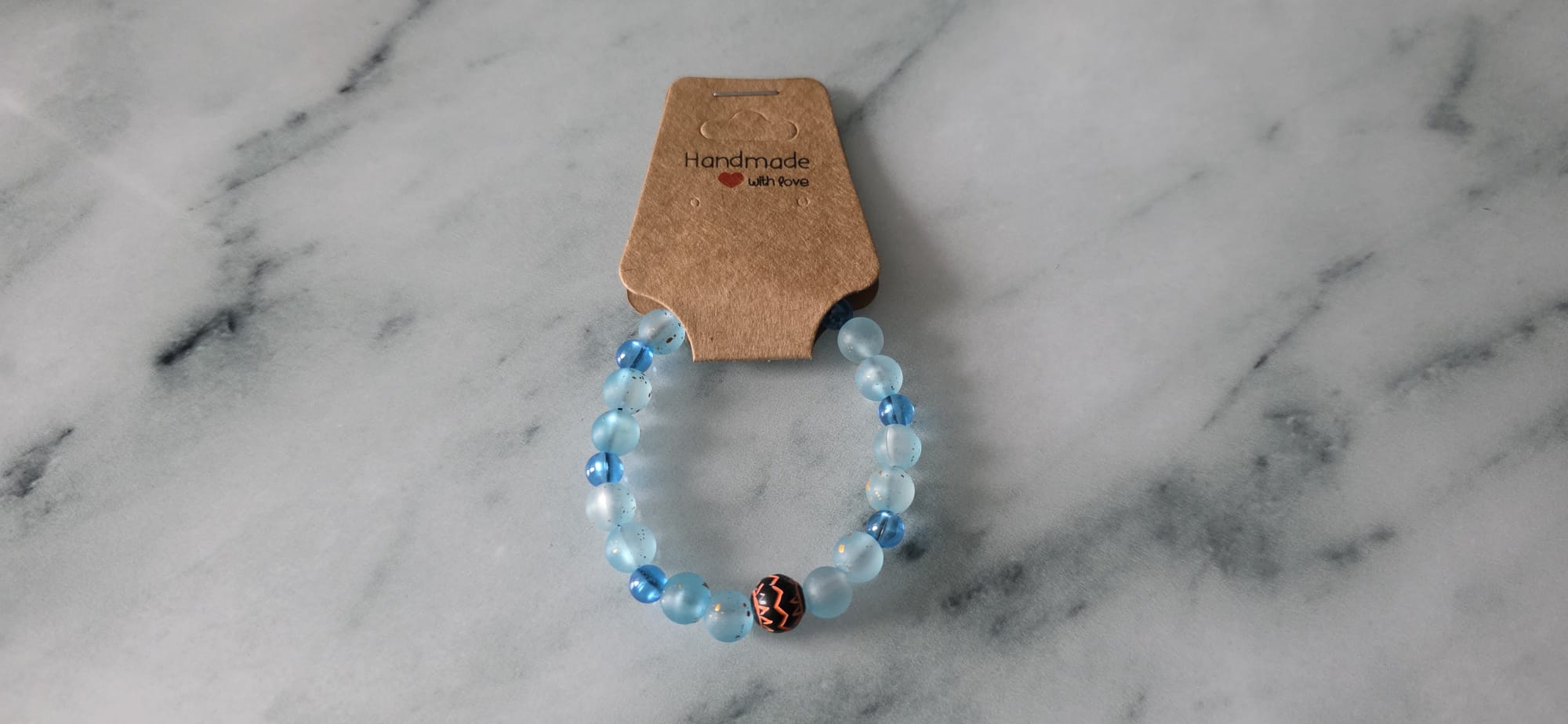 ✨Himmelsblaue Energie – Handgefertigtes Perlenarmband aus Glas &amp; Lichtakzenten✨