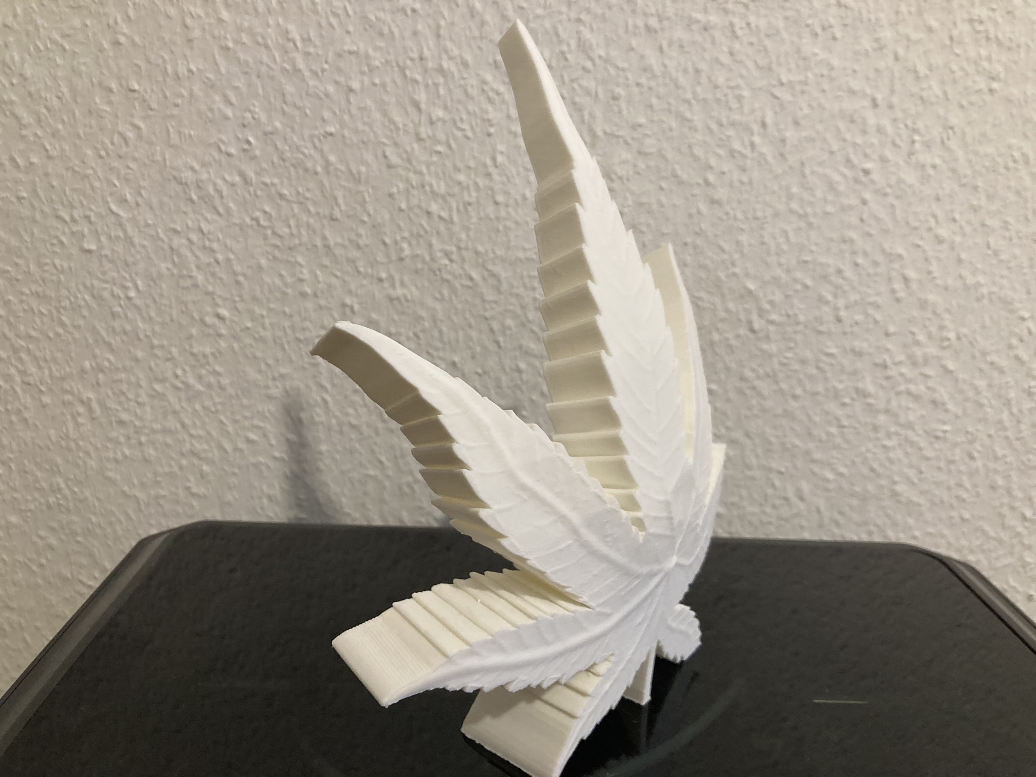 LED Hanfblatt Lampe 🌿 – USB-C Designleuchte mit RGB Effekten und Mikrocontroller